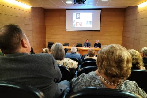 Imagen de la conferencia pronunciada en el Salón de Actos del Museo del Teatro Romano de Cartagena.